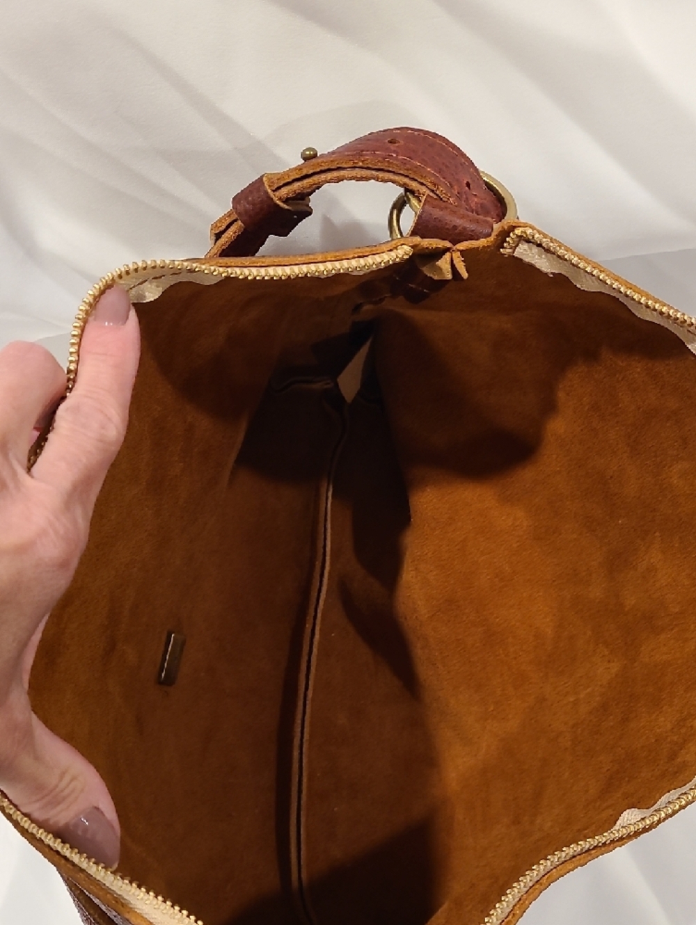 NWOT Portland Leather Slouchy Shoulder Bag - Picture 6 of 7